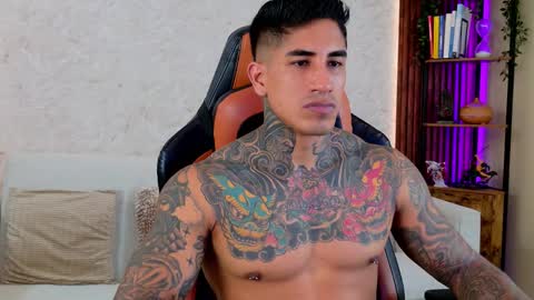 Snapshot of chris_reilly chatting on 16, 3, 2026 chris reilly online show from 16, 3, 2026