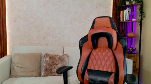 Snapshot of chris_reilly chatting on 4, 4, 2026 chris reilly online show from 4, 4, 2026