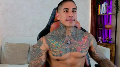 Snapshot of chris_reilly chatting on 11, 4, 2026 chris reilly online show from 11, 4, 2026