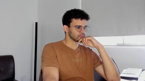 Snapshot of chrisandrew_ chatting on 21, 10, 2025 Im Chirs IM MODEL INDEPENDT online show from 21, 10, 2025