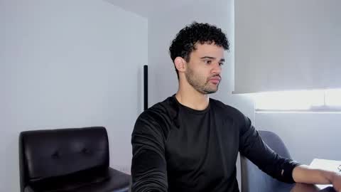 Snapshot of chrisandrew_ chatting on 23, 10, 2025 Im Chirs IM MODEL INDEPENDT online show from 23, 10, 2025