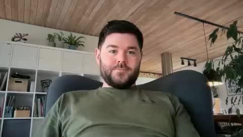 Snapshot of chrisdane123 chatting on 16, 4, 2026 Chris one online show from 16, 4, 2026