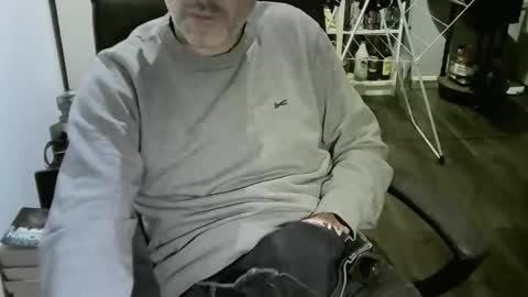 chrisprngr online show from 17, 5, 2026