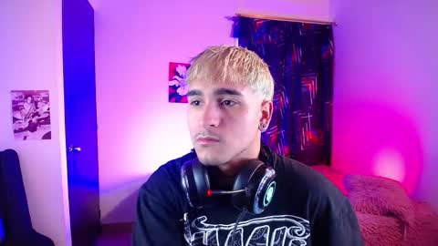 Snapshot of chriss_wg_ chatting on 2, 3, 2026 Christian Wang online show from 2, 3, 2026