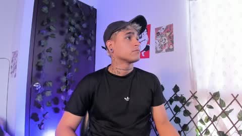 Snapshot of chriss_wg_ chatting on 31, 3, 2026 Christian Wang online show from 31, 3, 2026