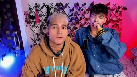 Snapshot of chriss_wg_ chatting on 9, 4, 2026 Christian Wang online show from 9, 4, 2026