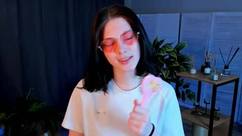 christaschrecongost online show from 6, 3, 2026