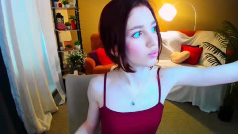 christinaconteeree online show from 28, 2, 2026