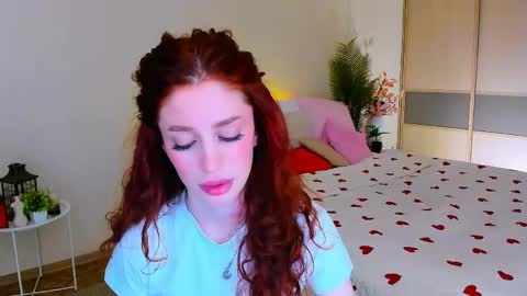 christinaconteeree online show from 8, 5, 2026