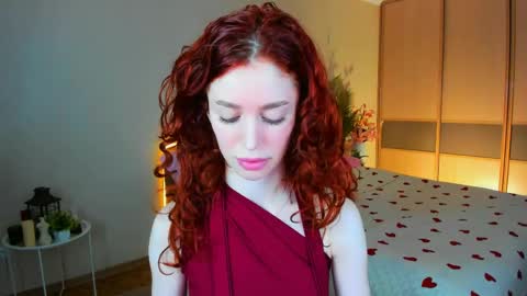 christinaconteeree online show from 13, 5, 2026