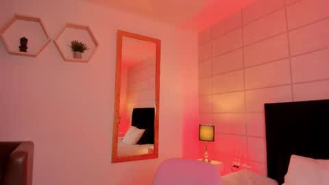 Christine  online show from 1, 12, 2025