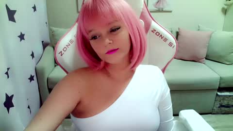 Snapshot of christirose chatting on 5, 3, 2025 Christi online show from 5, 3, 2025