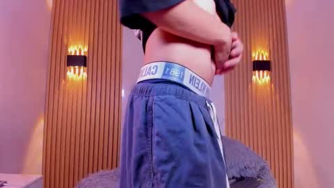 Chrisopher Hunter online show from 9, 3, 2026