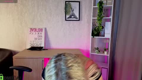 hristy3 online show from 4, 12, 2025