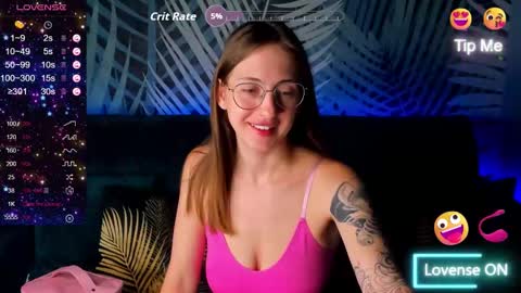Snapshot of christycrayme chatting on 16, 9, 2025 ChristyCrayme online show from 16, 9, 2025