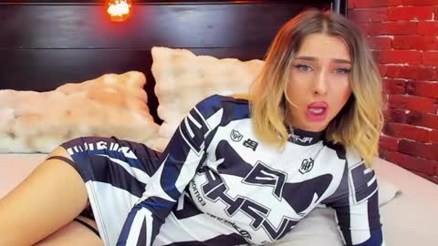 christyna_ross online show from 2, 5, 2026
