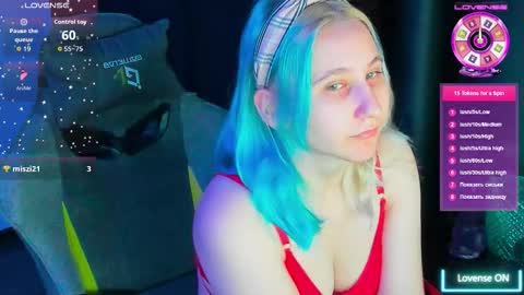 christyw3b online show from 7, 11, 2025