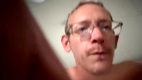 chriswells062590 online show from 21, 4, 2026