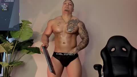 Snapshot of chrizmacgregor chatting on 26, 10, 2025 chrizmacgregor online show from 26, 10, 2025