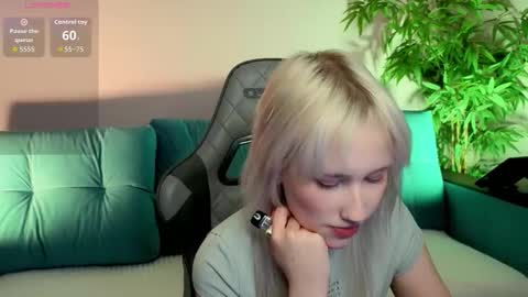 EvaBlonde TayaBrunette EliieBlack hair online show from 24, 2, 2026