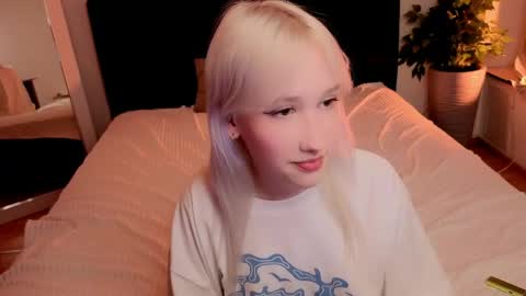 Snapshot of chrome_heartz chatting on 16, 5, 2026 EvaBlonde TayaBrunette EliieBlack hair online show from 16, 5, 2026