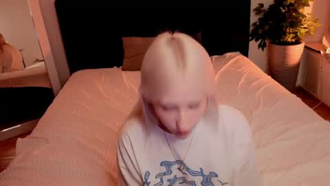 Snapshot of chrome_heartz chatting on 16, 5, 2026 EvaBlonde TayaBrunette EliieBlack hair online show from 16, 5, 2026