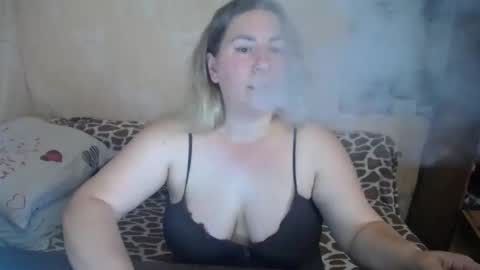 Snapshot of chrystalbella chatting on 18, 5, 2026 Diana online show from 18, 5, 2026