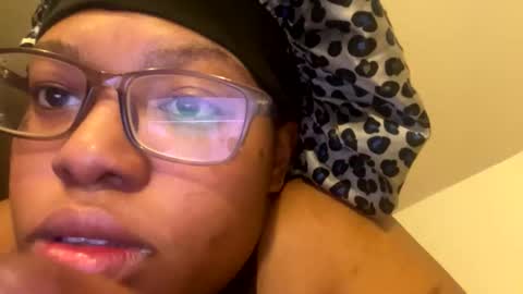 Snapshot of chubbygirl1300 chatting on 21, 2, 2026 Mommy milf online show from 21, 2, 2026