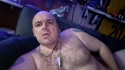 Snapshot of chubbyman40 chatting on 18, 5, 2026 chubbyman40 online show from 18, 5, 2026