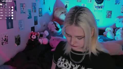 Snapshot of cigaretteduringsex chatting on 18, 11, 2025 Helen and Teya online show from 18, 11, 2025