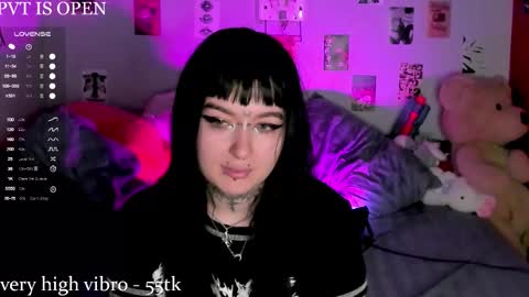 Snapshot of cigaretteduringsex chatting on 14, 1, 2026 Helen and Teya online show from 14, 1, 2026