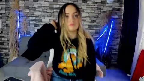 Snapshot of ciindy_lovee chatting on 9, 10, 2025 Ciindy Lovers online show from 9, 10, 2025