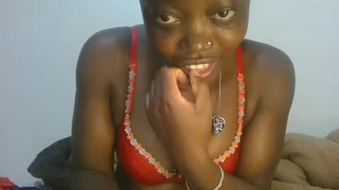 cilia petite online show from 17, 12, 2025