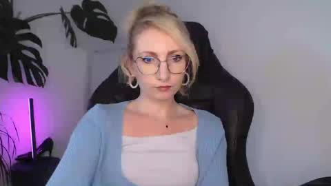 Snapshot of cinderellamoon chatting on 2, 6, 2026 Cinderella online show from 2, 6, 2026