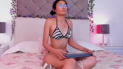 Karla  online show from 10, 9, 2025