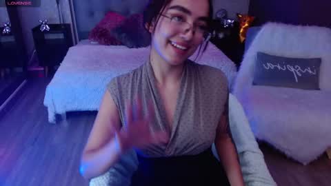 cinnamon_bite online show from 3, 12, 2025