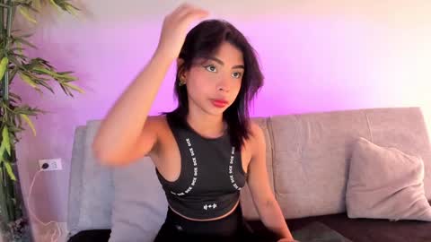 Snapshot of cinnamon_kyla chatting on 16, 1, 2025 cinnamon_kyla online show from 16, 1, 2025
