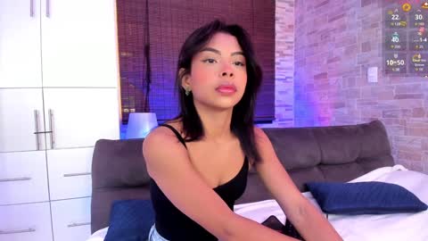 Snapshot of cinnamon_kyla chatting on 19, 1, 2025 cinnamon_kyla online show from 19, 1, 2025