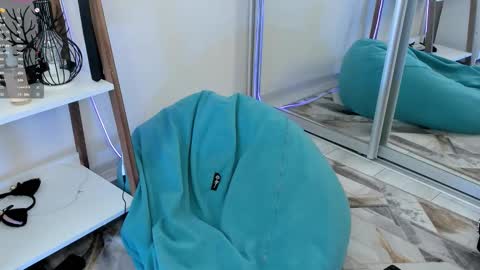 Snapshot of cinthiadevoto chatting on 27, 3, 2026 Veronica online show from 27, 3, 2026