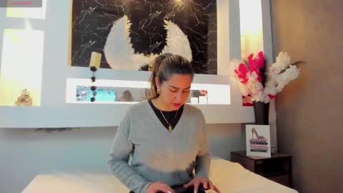 Cinthya  online show from 10, 10, 2025