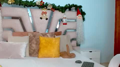 Cintia Hills online show from 28, 12, 2024