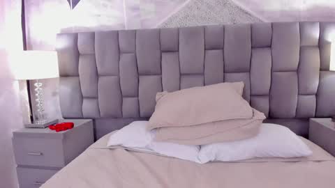 CintiaCollins  online show from 30, 1, 2025