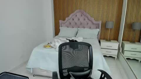 Snapshot of cintiacolins chatting on 10, 11, 2025 CintiaCollins online show from 10, 11, 2025