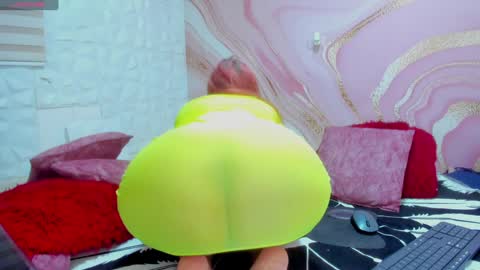  CINTIA  online show from 8, 1, 2025