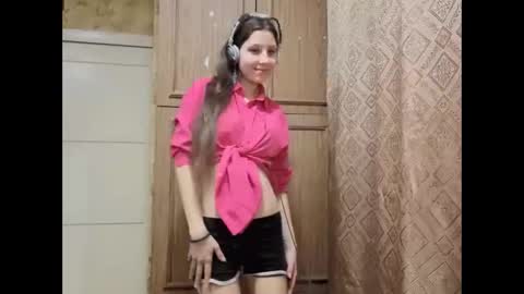 Lisa Salivan online show from 24, 11, 2025