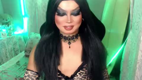 Snapshot of cj_parker69 chatting on 15, 6, 2026 QUEEN CESS online show from 15, 6, 2026