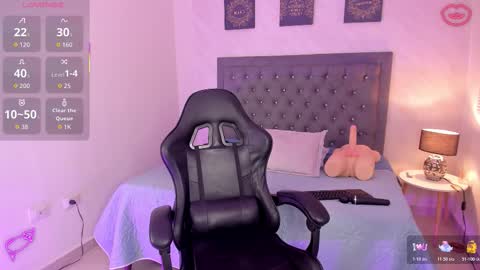 Snapshot of clairemillerx chatting on 8, 11, 2025 clairemillerx online show from 8, 11, 2025