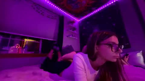 Snapshot of clairewalkerrr chatting on 21, 10, 2025 clairewalkerrr online show from 21, 10, 2025