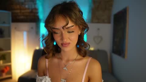 Clara smile online show from 6, 2, 2025