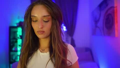 Clara smile online show from 1, 11, 2025